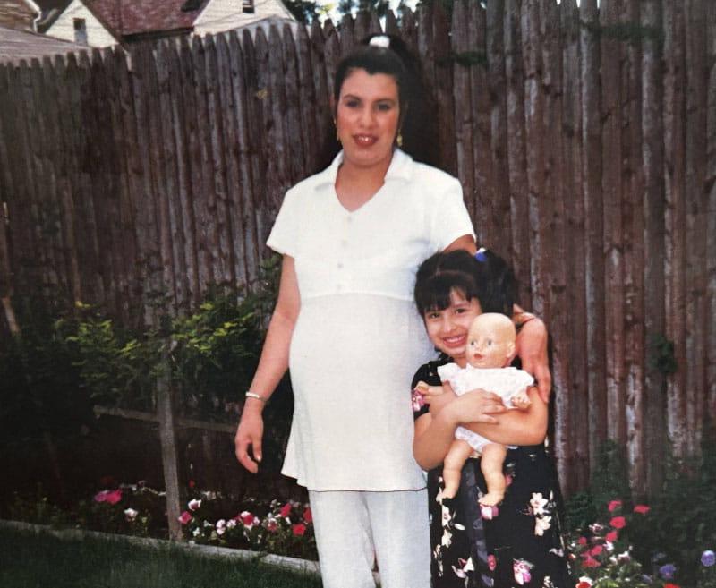 梅丽莎Rodríguez门多萨小时候和她的母亲吉列尔米娜Rodríguez. (图片来源:Melissa Rodríguez Mendoza)